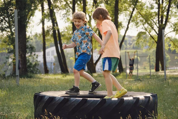 Детские Игры Свежем Воздухе Спортивные Летние Занятия — стоковое фото