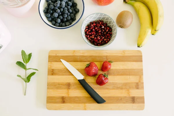 Overhead View Fruits Containers Knife Table — Foto de Stock