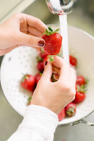 Close Woman Hand Washing Strawberries Kitchen — Stock Photo, Image