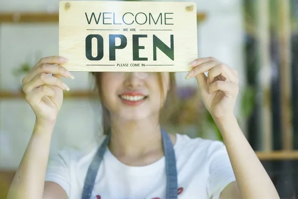 Young Business Owner Open Coffee Shop — Stock Photo, Image