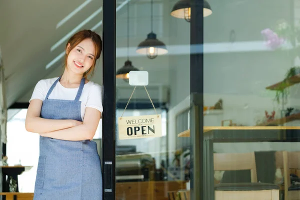 Young Business Owner Open Coffee Shop — Stock Photo, Image