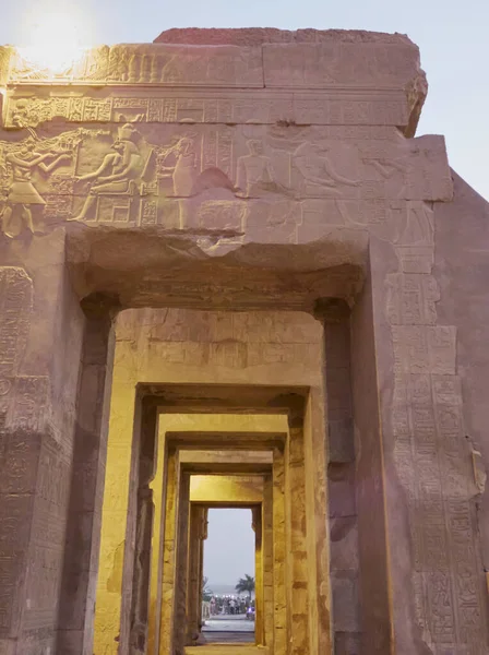 Gün Batımında Mısır Nil Nehri Kom Ombo Tapınağı Kalıntıları — Stok fotoğraf