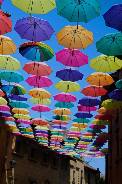 Colourful Umbrellas Hanging Picturesque Street City — Fotografia de Stock