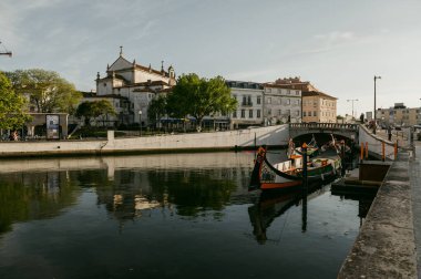 Aveiro, Portekiz. 12 Mayıs 2022. 2022 yazında Portekiz 'in Aveiro kentinin merkezinde bir panorama.