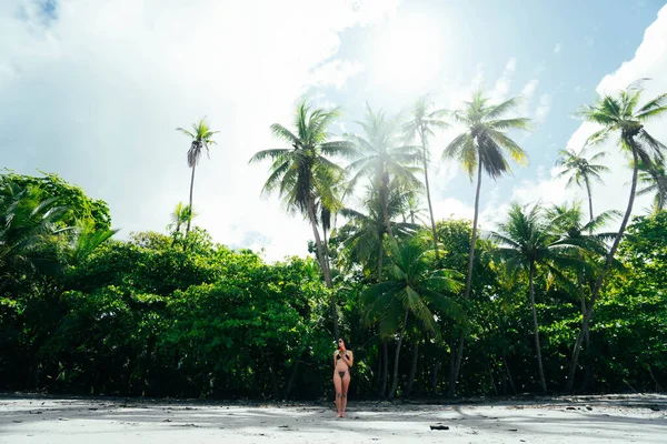Woman Coconut Beach Manuel Antonio Jungle — Fotografia de Stock
