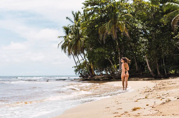 Woman Swimsuit Beach Costa Rica — Φωτογραφία Αρχείου