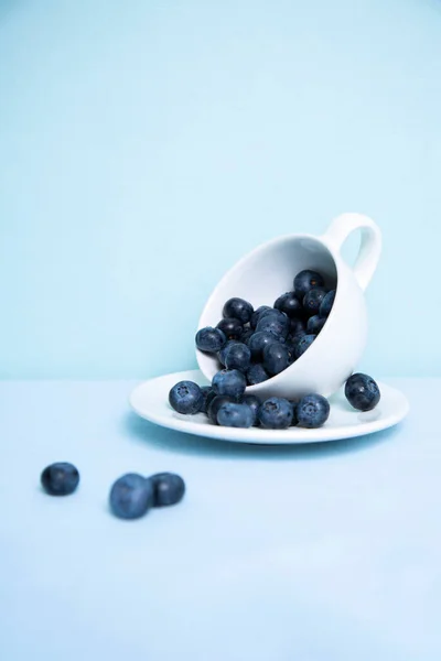 Vertical Photo Blueberries Fell Table Mug — Stock Photo, Image