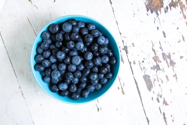 Blueberries Blue Bowl Wooden Table — Stock Photo, Image