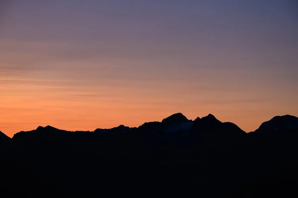 Silhouetted Mountain Horizon Line Sunrise Sunset — Stockfoto