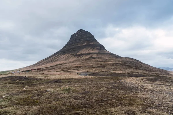 Βουνό Καταρράκτη Στο Kirkjufell — Φωτογραφία Αρχείου
