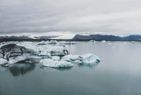 Озеро Jkulsrin Ледник Против Гор — стоковое фото