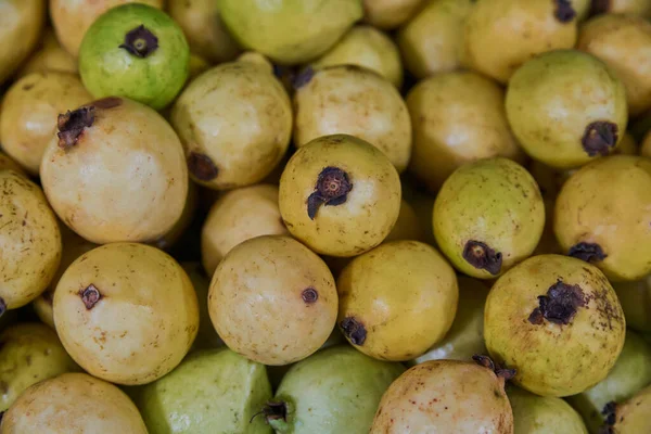 Saftiga Guava Som Släpps Hylla För Försäljning Marknad — Stockfoto
