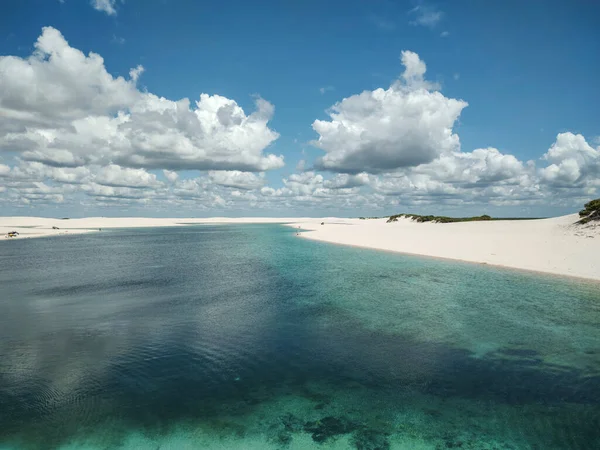 Красивый Вид Голубую Дождевую Лагуну Белые Песчаные Дюны — стоковое фото