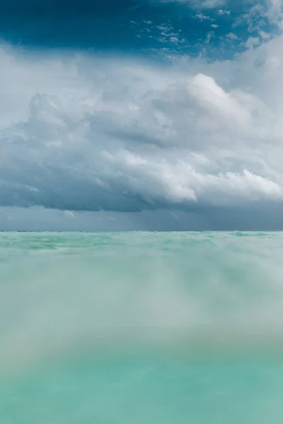 Storm Clouds Crystal Clear Beach Maldives Islands — Fotografia de Stock