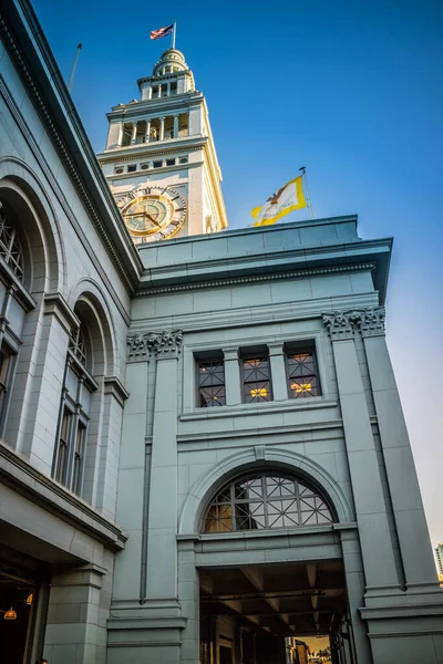 Uma Famosa Torre Relógio Longo Porto São Francisco — Fotografia de Stock