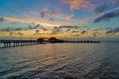 Fairhope, Alabama Belediye İskelesi Gün batımında