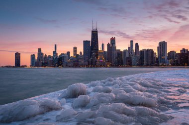 Michigan Gölü üzerinde Chicago manzarası.