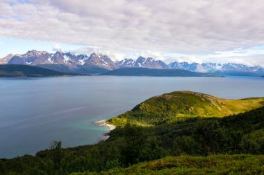 Norveç dağlarında çok güzel fiyortlar