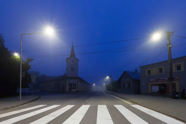 Townhall Pribovce Vilage Uma Manhã Nebulosa Eslováquia — Fotografia de Stock