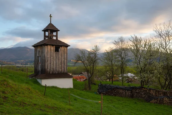 斯洛伐克Nolcovo村的历史钟楼 — 图库照片