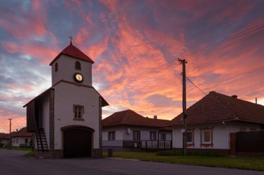 Borcova köyündeki itfaiye istasyonu, Turiec bölgesi, Slovakya.