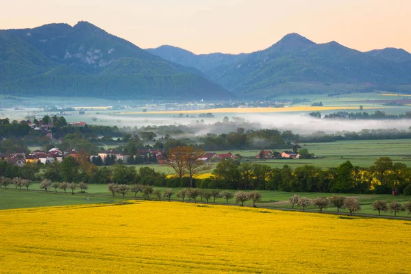 Misty Rural Landscape Benice Vilage Slovakia — Stock Photo, Image