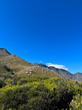 Cape Dağı ve Kayalık Peyzaj