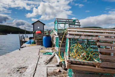 Newfoundland balıkçılık camiasında ıstakoz kapları istiflendi..
