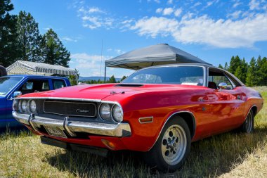 Lincoln, Usa Dağı - 26 Temmuz 2019: Özelleştirilmiş eski bir Dodge Challenger.