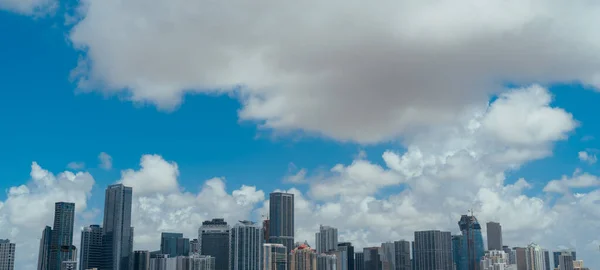 Nubes Sobre Horizonte Ciudad Nuevo Miami Usa Florida —  Fotos de Stock