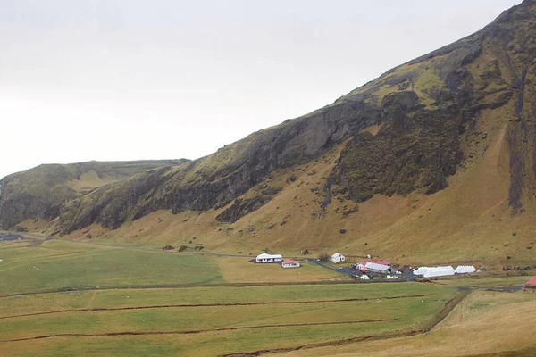 Petites Maisons Près Montagne — Photo