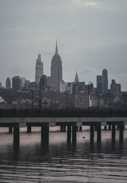 New York City Skyline Med Stadsskyskrapor — Stockfoto