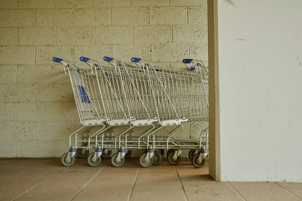 Empty Shopping Trolleys Street — Stock Photo, Image