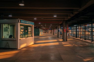 Terminal feribotu Hoboken Jersey şehir tekneleri New York 'u taşıyor.