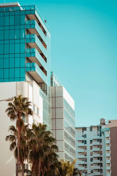 Edifício Escritório Moderno Com Céu Cor Azul Miami Beach — Fotografia de Stock