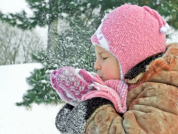 The child in warm clothes outdoors — Stock Photo, Image