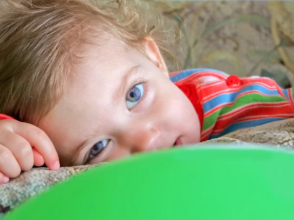 Aranyos kislány kék szemekkel — Stock Fotó