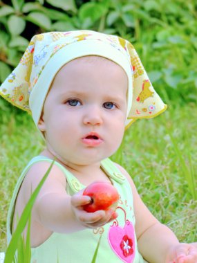 küçük çocuk bir piknik