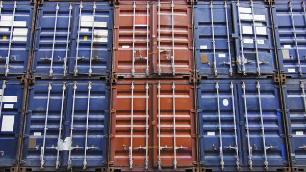 Вантажні контейнери — стокове фото