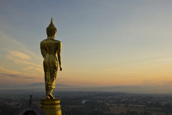 Estátua de buda dourada — Fotografia de Stock