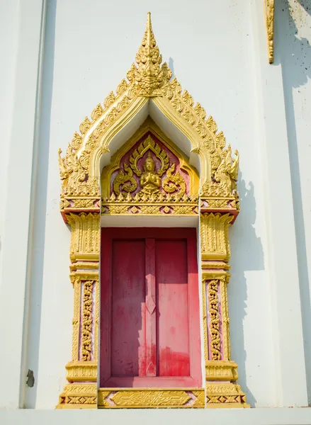 Hermosa ventana del templo tailandés en Tailandia — Foto de Stock