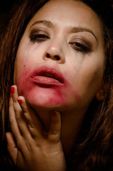 Depressives Mädchen mit schlechtem Make-up-Konzept — Stockfoto