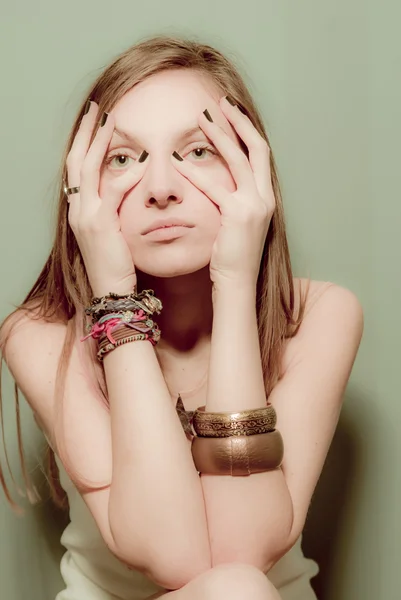 Menina branca jovem bonita — Fotografia de Stock