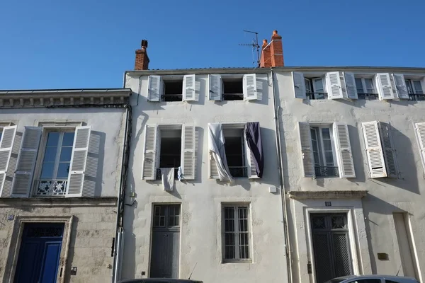 Uitzicht Een Wit Gebouw Het Franse Platteland Hoge Kwaliteit Foto — Stockfoto