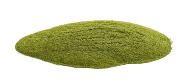 Moringa toz yığını beyaz arkaplanda izole edildi