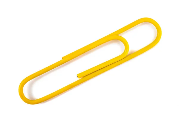 白色背景上孤立的黄色回形针 — 图库照片