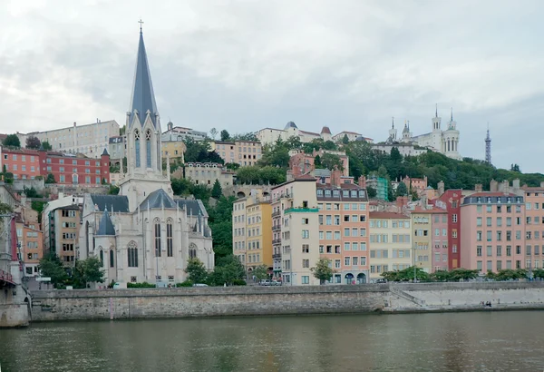St georges Kilisesi ve fourviere hill göster