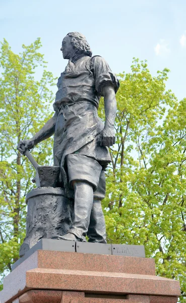 Denkmal für Peter den Großen von robert bach in tula — Stockfoto