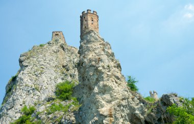 ilk kule üzerinde gökyüzü arka plan. Devin castle. Bratislava, Slovakya