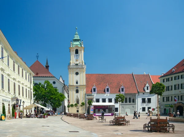 Главная площадь и Староместская ратуша (XIII-XV), Братислава — стоковое фото